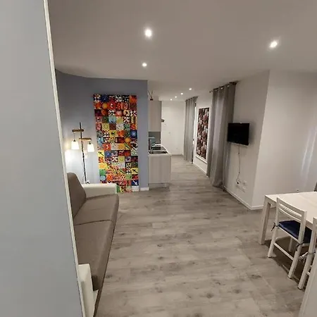 Dante Apartment