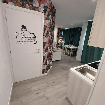 Dante Apartment *