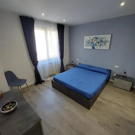 Dante Apartment