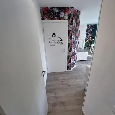 Dante Apartment *